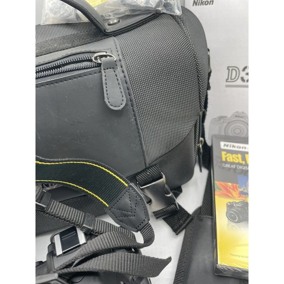 Nikon D3100 14.2MP Digital SLR Camera Body DX AF-S 18-55 Lens No Battery W Bag - Picture 8 of 9